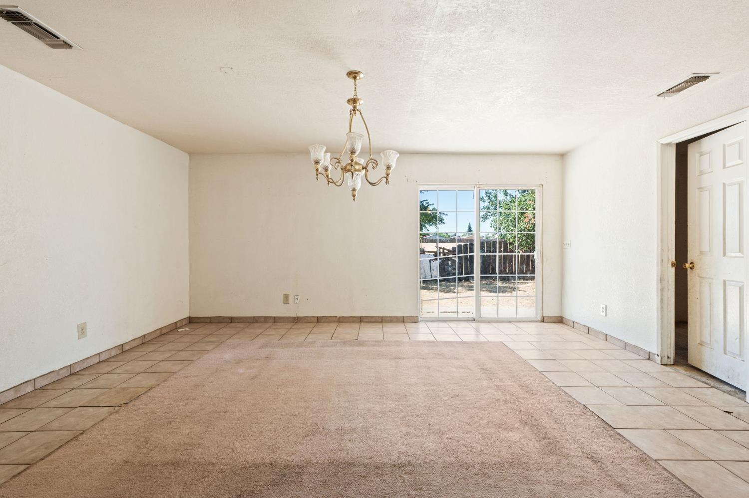 27592 Avenue 16, Madera, CA 93638