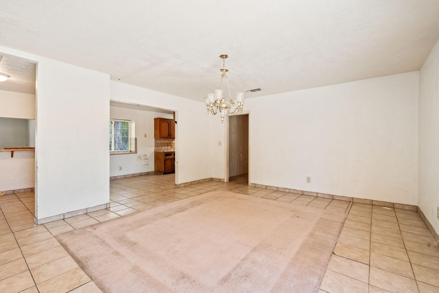 27592 Avenue 16, Madera, CA 93638