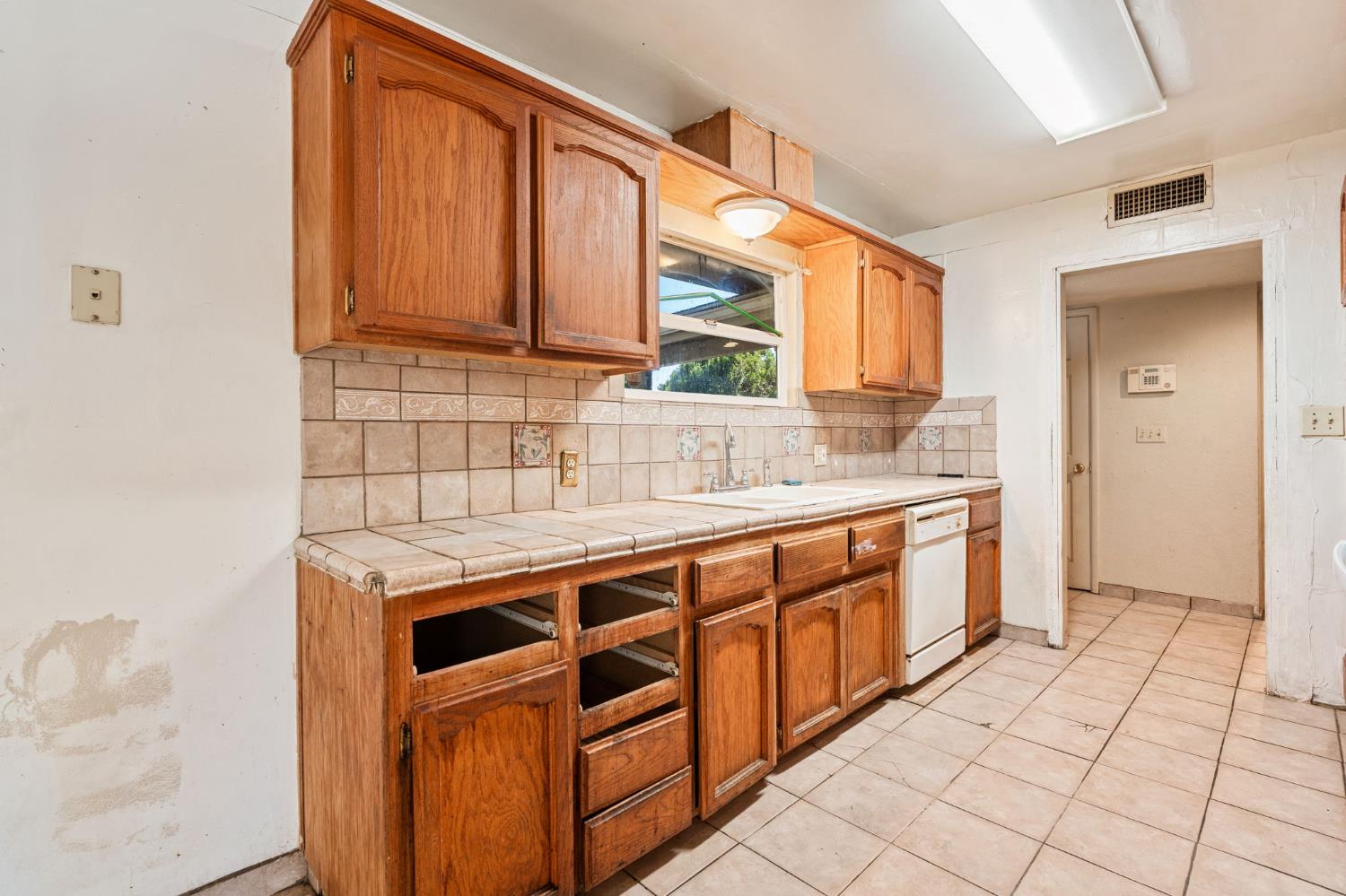 27592 Avenue 16, Madera, CA 93638