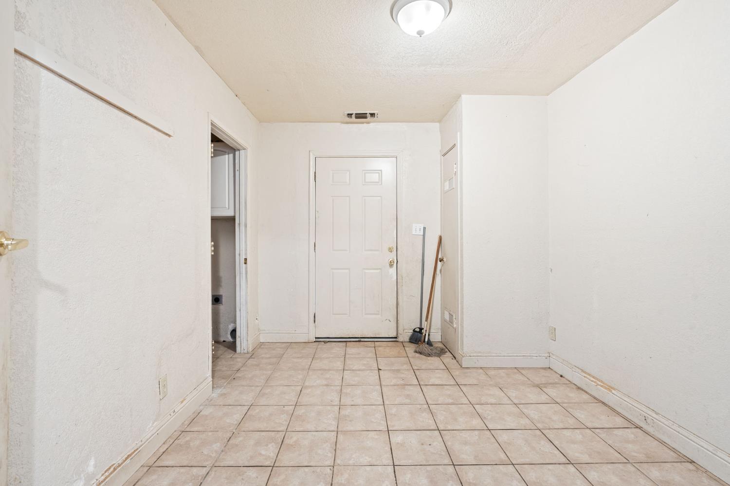 27592 Avenue 16, Madera, CA 93638