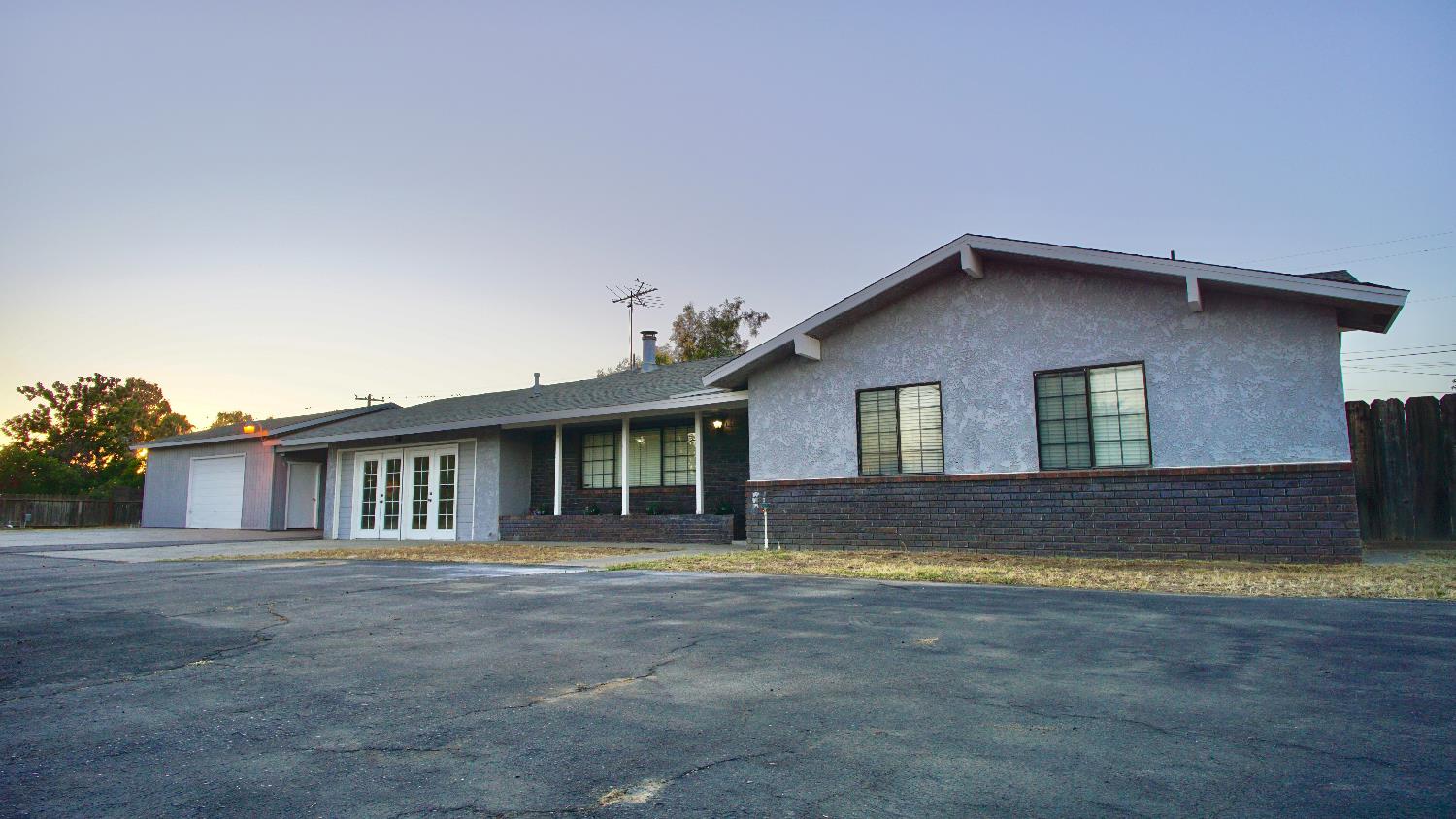 4694 W Shields Ave, Fresno, CA 93722