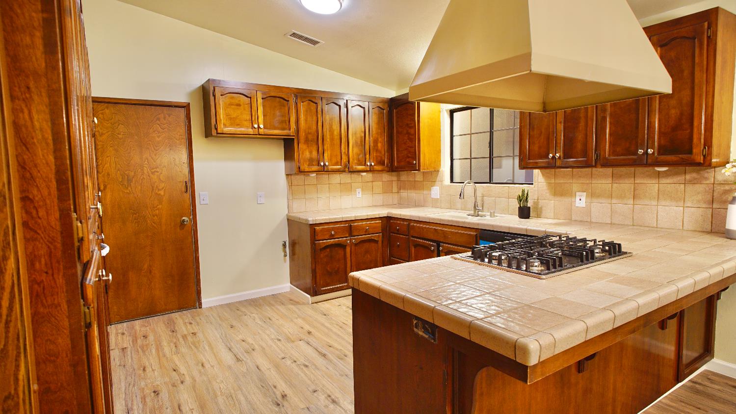 4694 W Shields Ave, Fresno, CA 93722