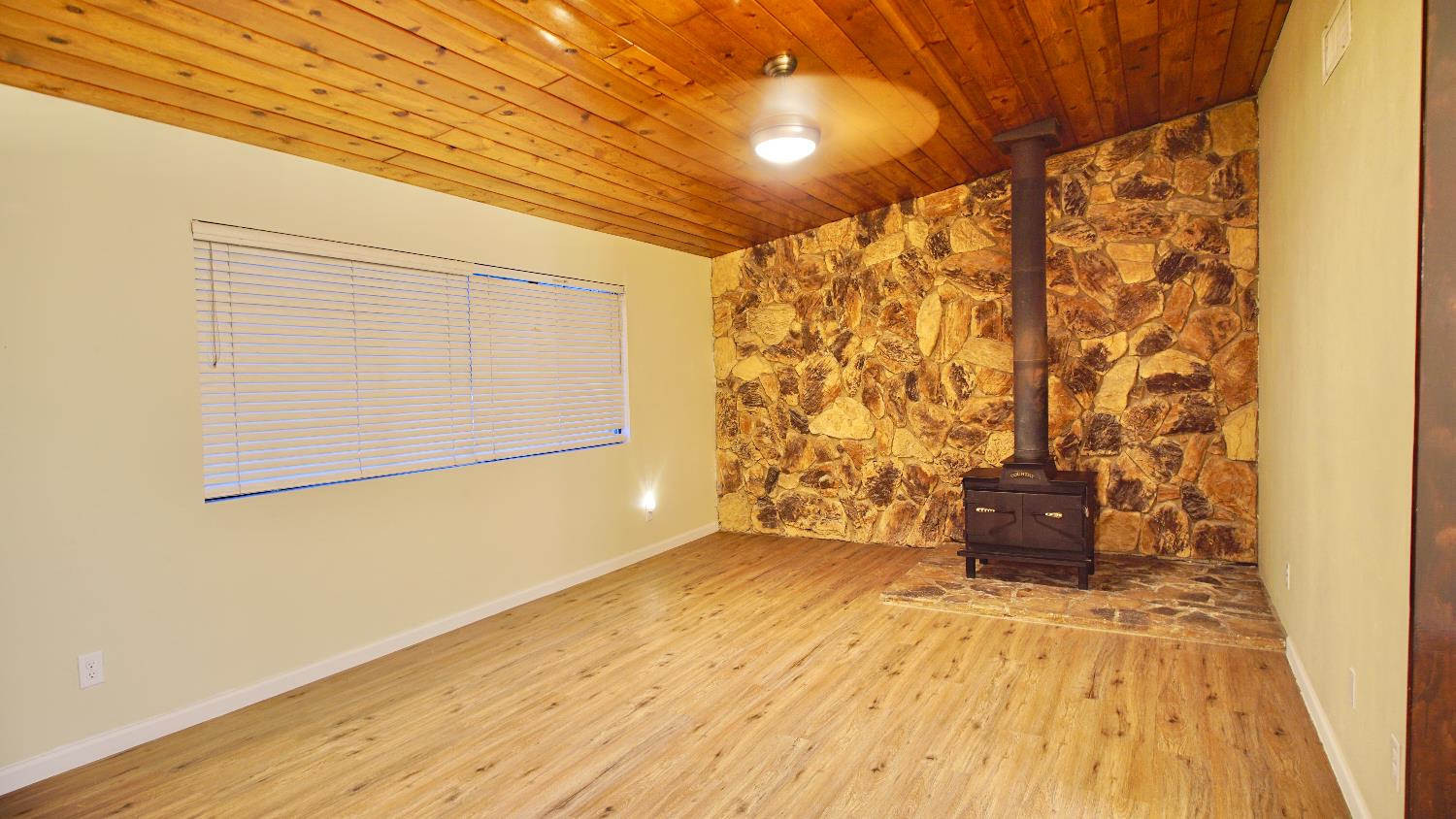 4694 W Shields Ave, Fresno, CA 93722