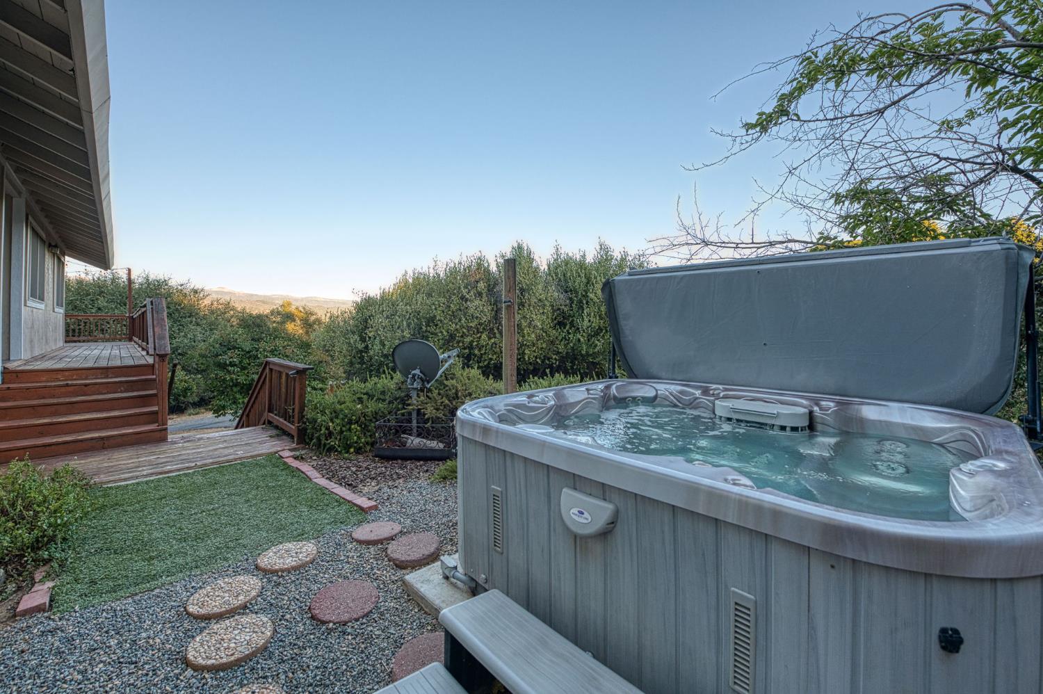 46688 Eastwood Dr N, Oakhurst, CA 93644