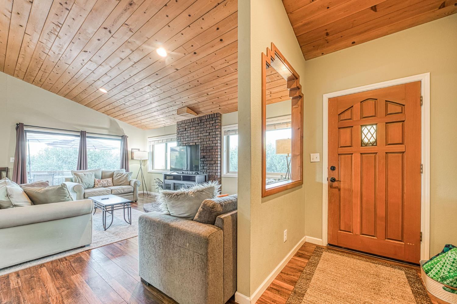 46688 Eastwood Dr N, Oakhurst, CA 93644