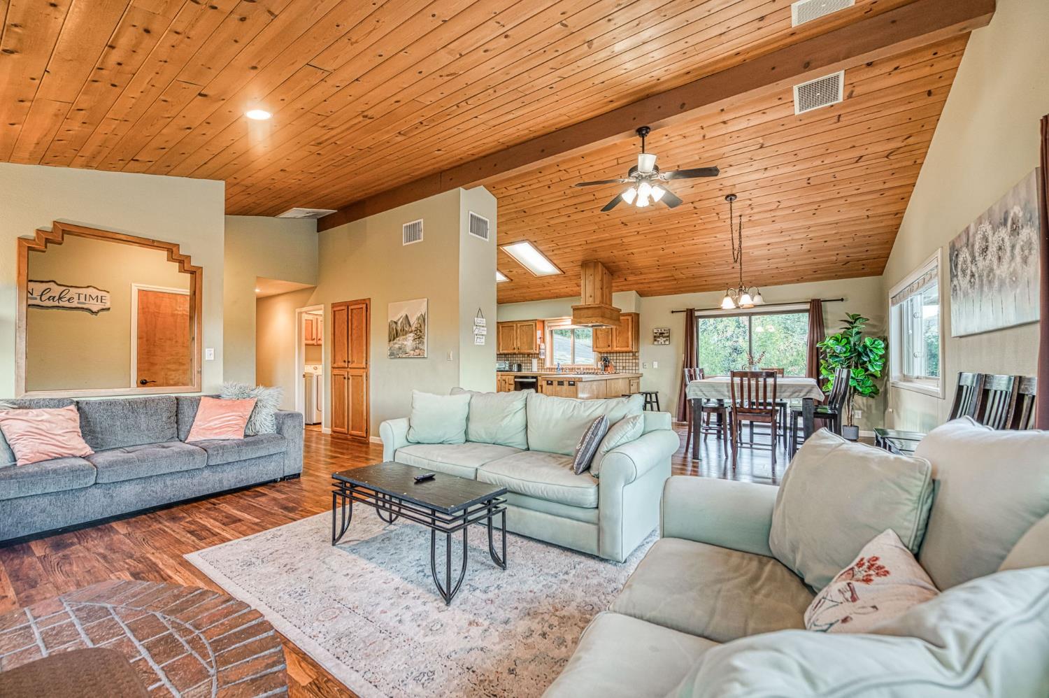 46688 Eastwood Dr N, Oakhurst, CA 93644