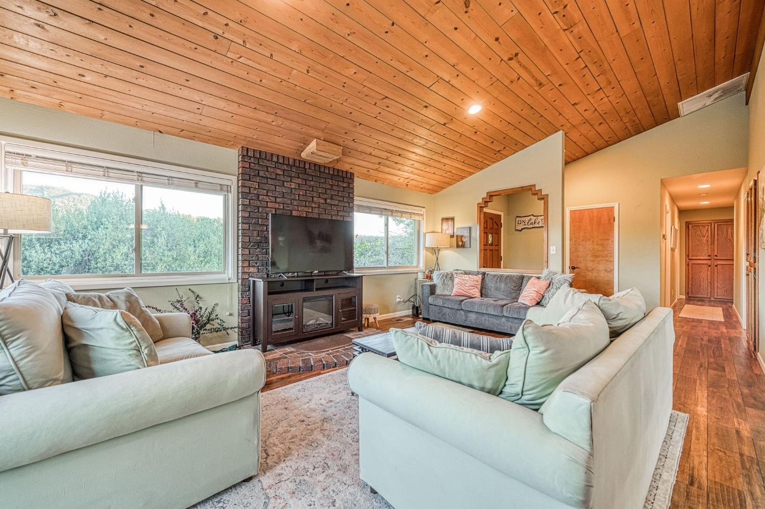 46688 Eastwood Dr N, Oakhurst, CA 93644