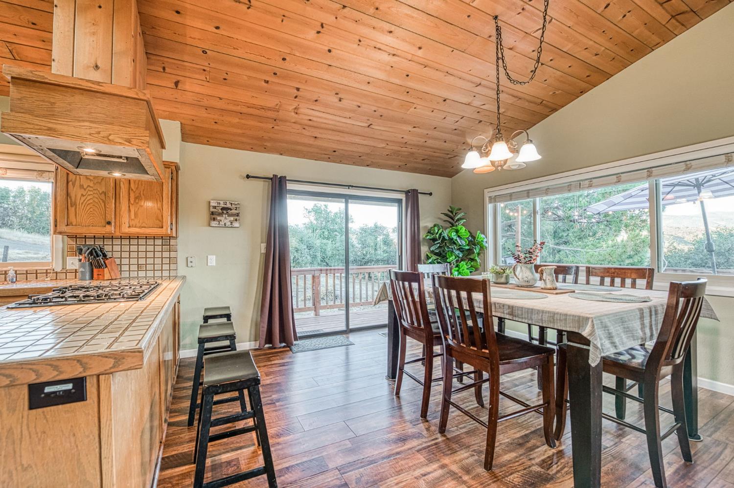 46688 Eastwood Dr N, Oakhurst, CA 93644