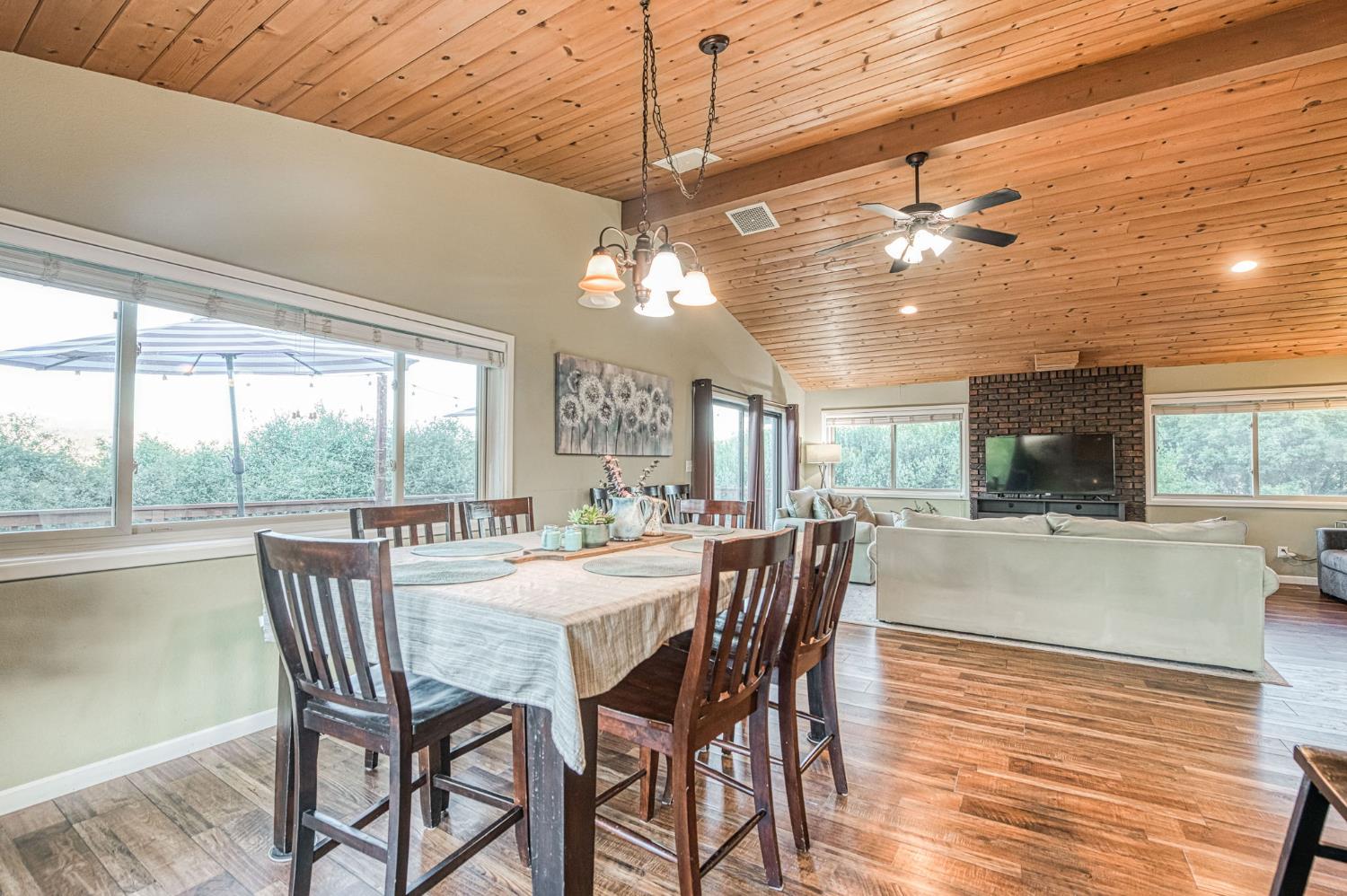 46688 Eastwood Dr N, Oakhurst, CA 93644