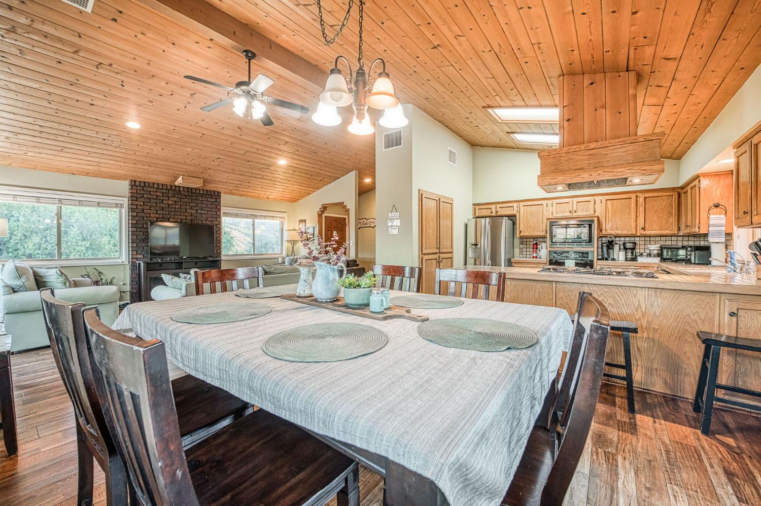 46688 Eastwood Dr N, Oakhurst, CA 93644