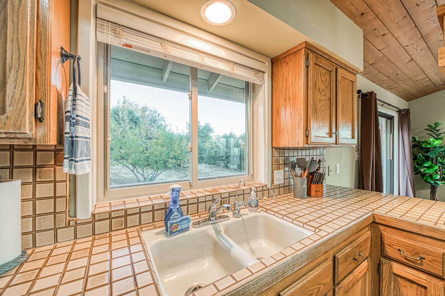 46688 Eastwood Dr N, Oakhurst, CA 93644