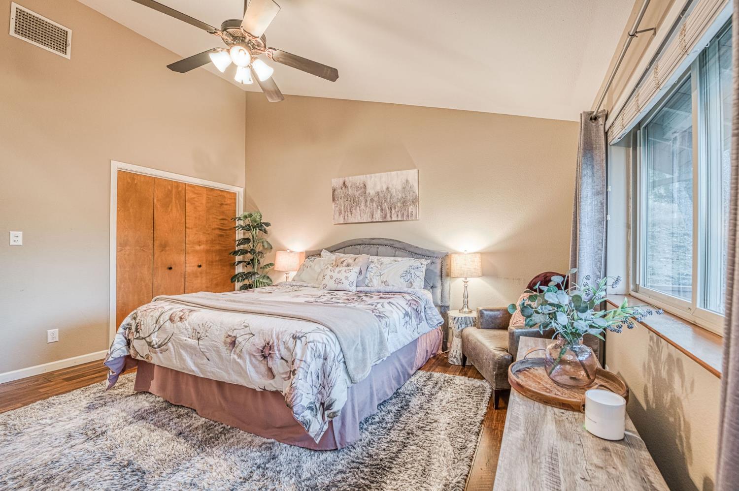 46688 Eastwood Dr N, Oakhurst, CA 93644