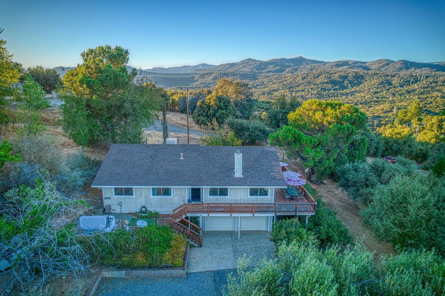 46688 Eastwood Dr N, Oakhurst, CA 93644