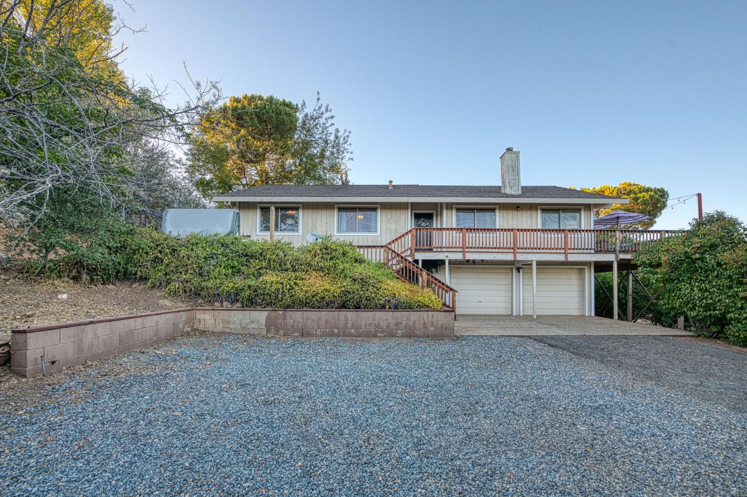 46688 Eastwood Dr N, Oakhurst, CA 93644