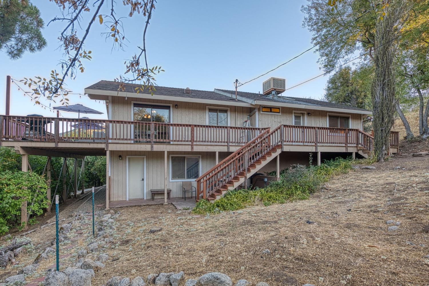 46688 Eastwood Dr N, Oakhurst, CA 93644