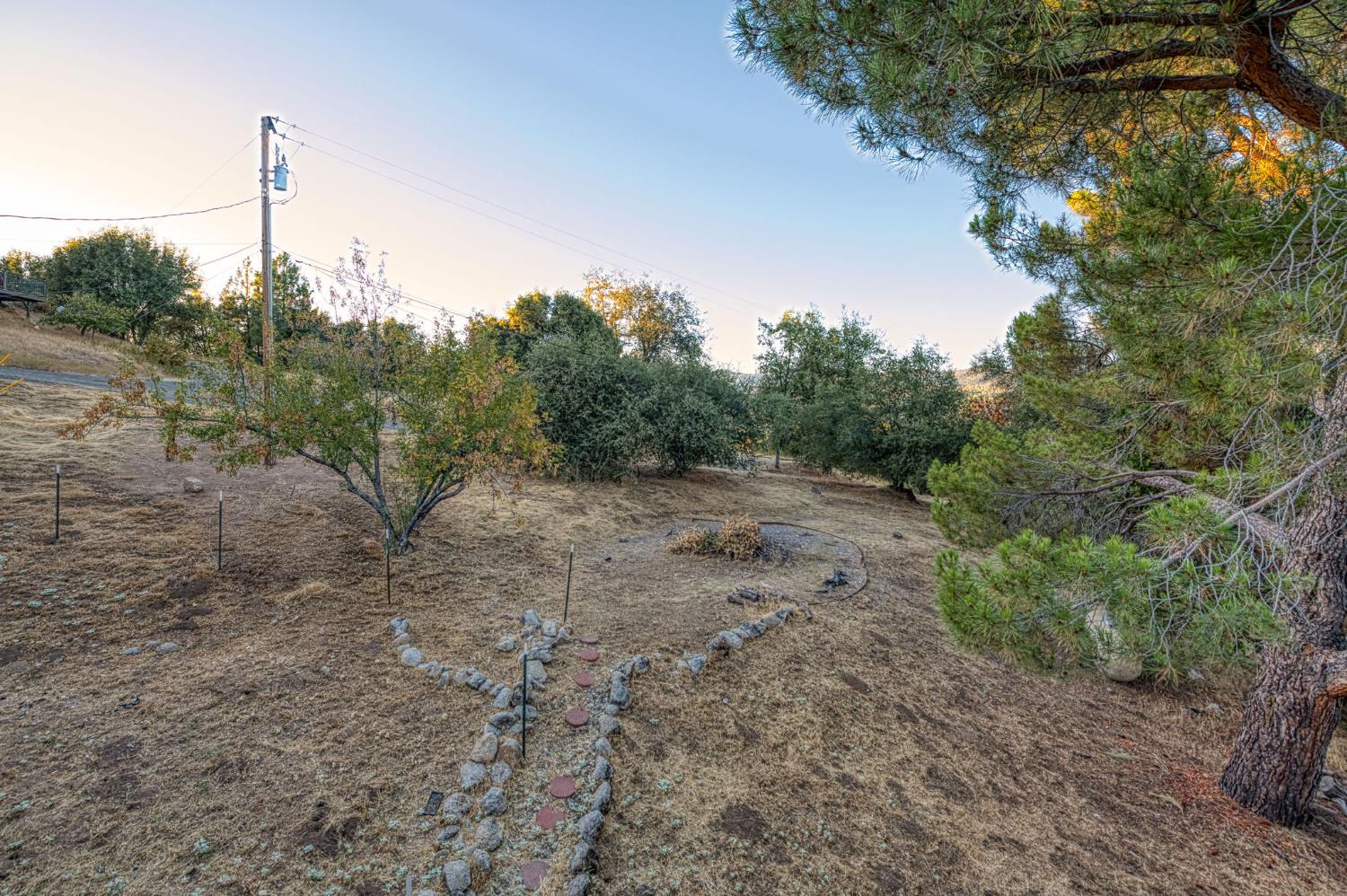 46688 Eastwood Dr N, Oakhurst, CA 93644