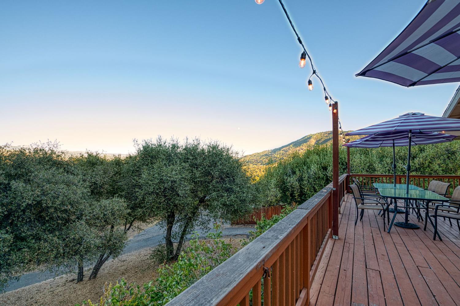 46688 Eastwood Dr N, Oakhurst, CA 93644