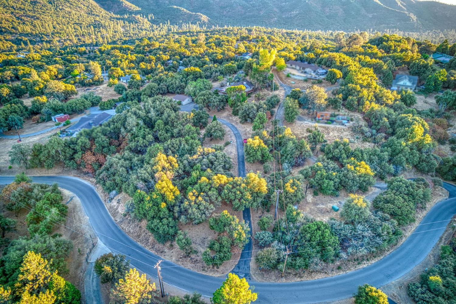 46688 Eastwood Dr N, Oakhurst, CA 93644