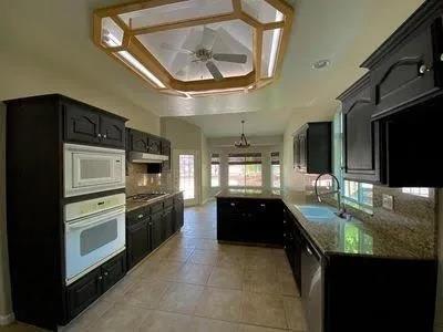 2960 E Christopher Dr, Fresno, CA 93720