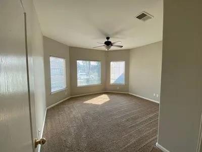 2960 E Christopher Dr, Fresno, CA 93720