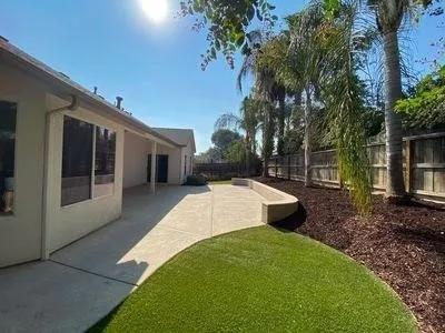 2960 E Christopher Dr, Fresno, CA 93720