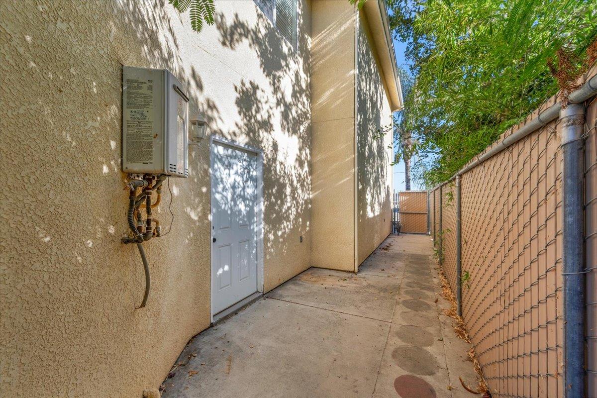 3271 E Muscat, Fresno, CA 93725