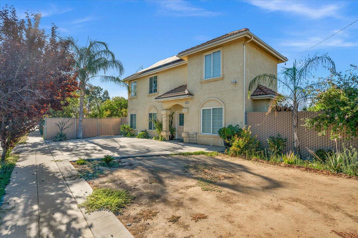 3271 E Muscat, Fresno, CA 93725