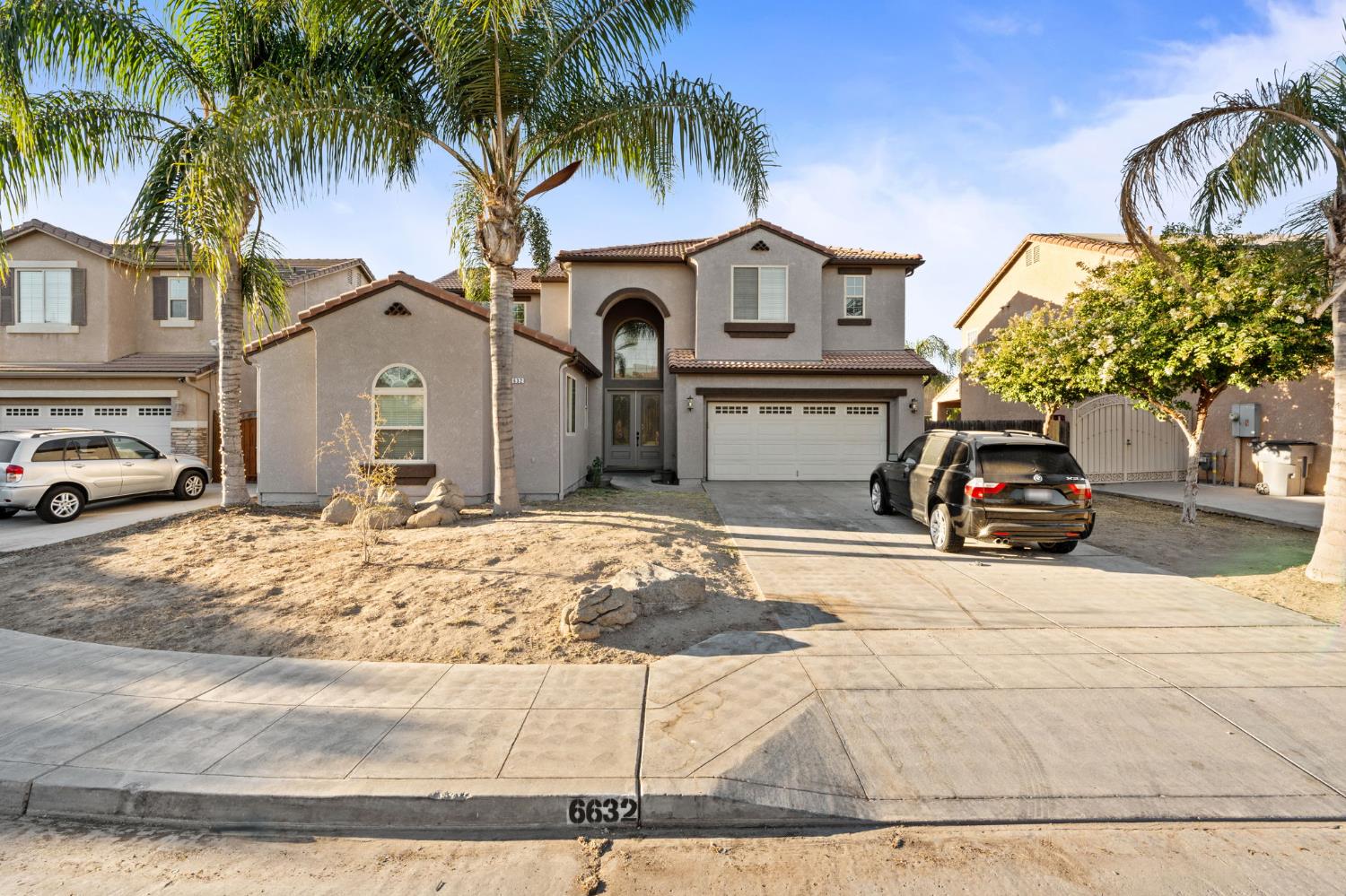 6632 W Dovewood Ln, Fresno, CA 93723