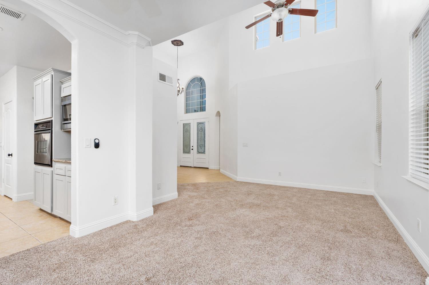 6632 W Dovewood Ln, Fresno, CA 93723