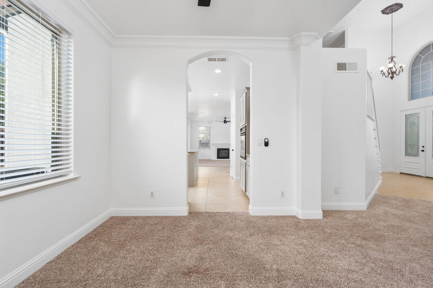 6632 W Dovewood Ln, Fresno, CA 93723