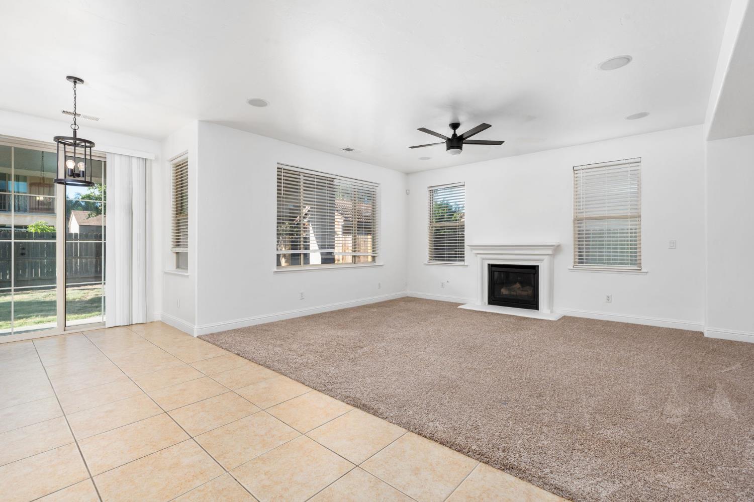 6632 W Dovewood Ln, Fresno, CA 93723