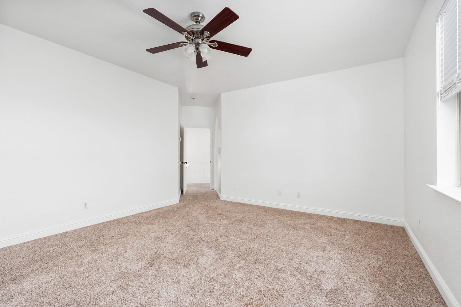 6632 W Dovewood Ln, Fresno, CA 93723