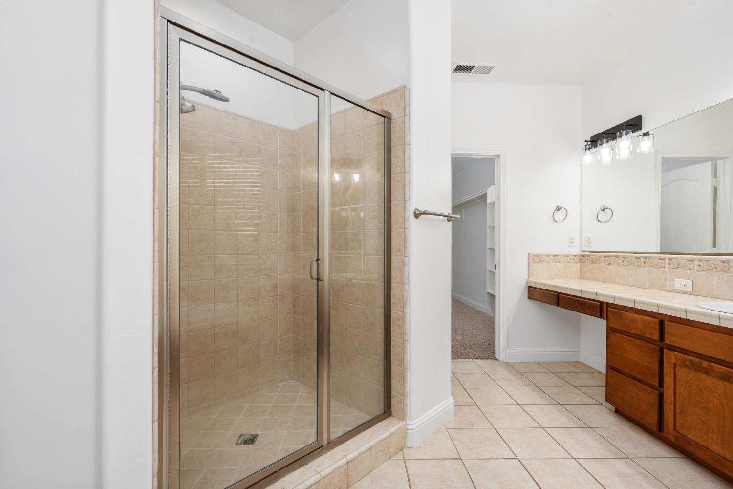 6632 W Dovewood Ln, Fresno, CA 93723