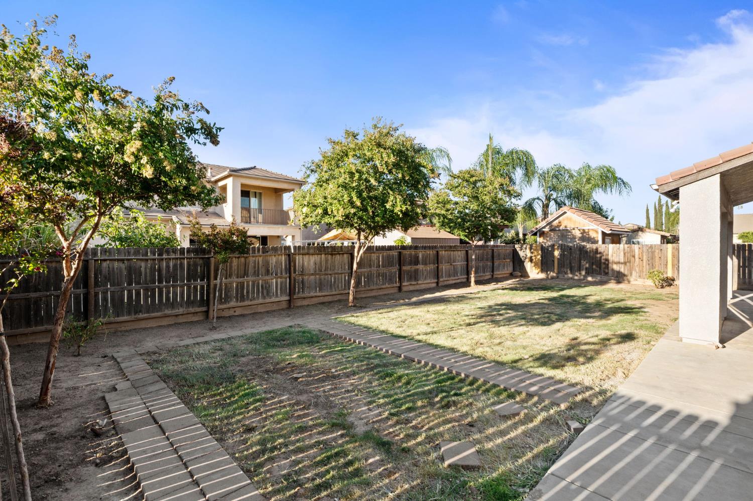 6632 W Dovewood Ln, Fresno, CA 93723