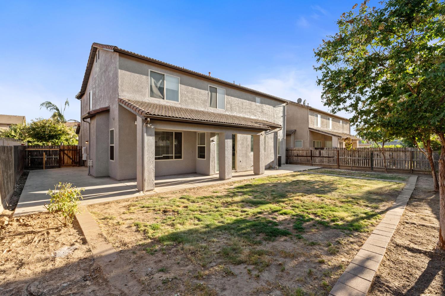 6632 W Dovewood Ln, Fresno, CA 93723