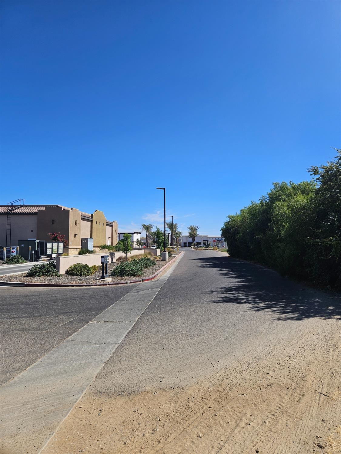 1886 N Leonard Ave, Clovis, CA 93619