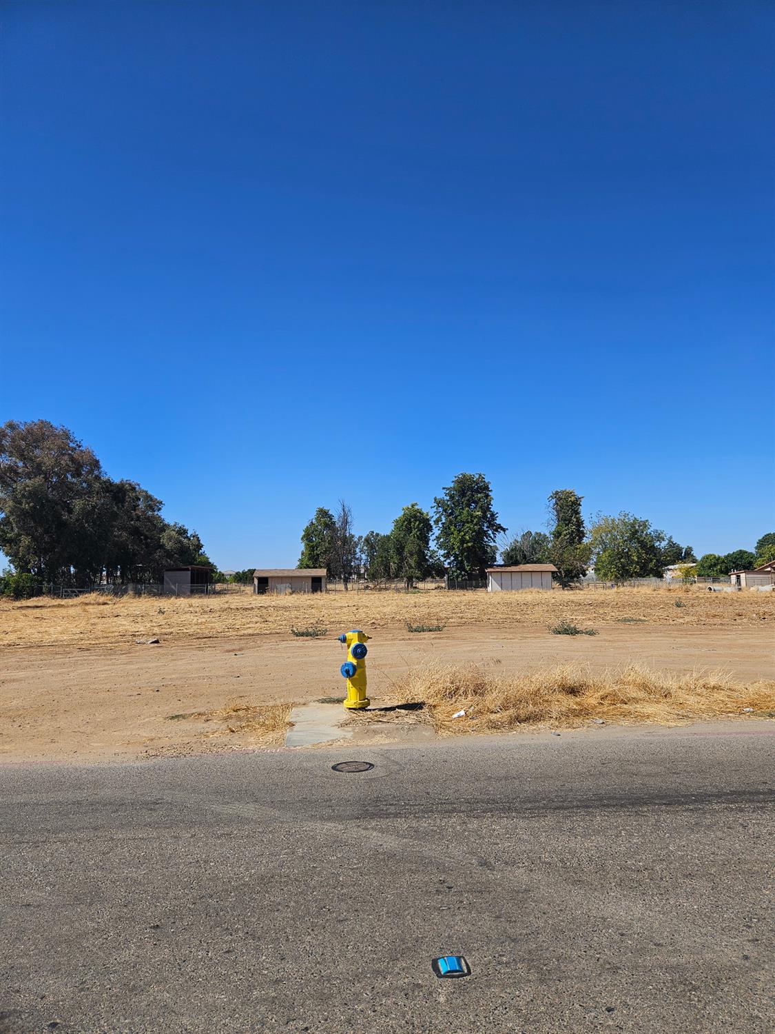 1886 N Leonard Ave, Clovis, CA 93619