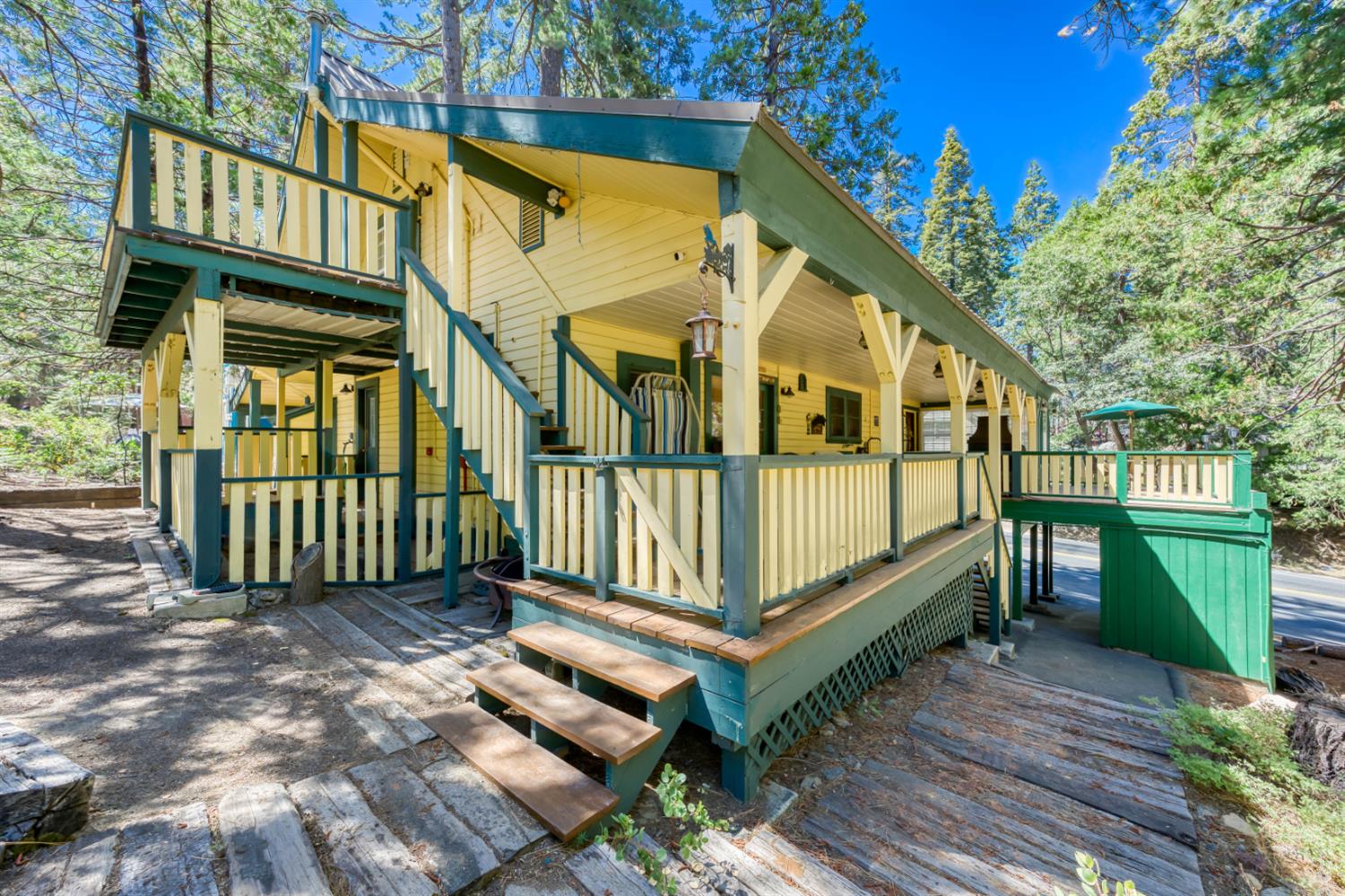 42025 Tollhouse Rd, Shaver Lake, CA 93664