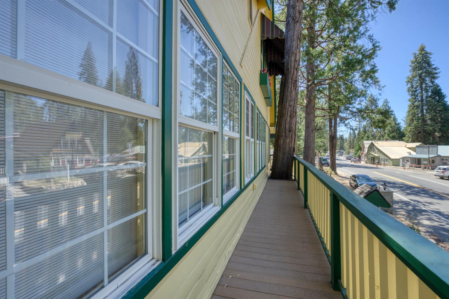 42025 Tollhouse Rd, Shaver Lake, CA 93664