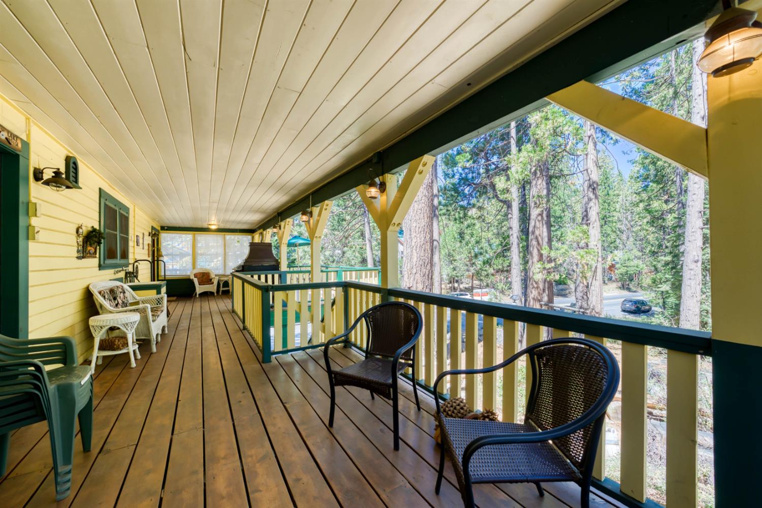 42025 Tollhouse Rd, Shaver Lake, CA 93664