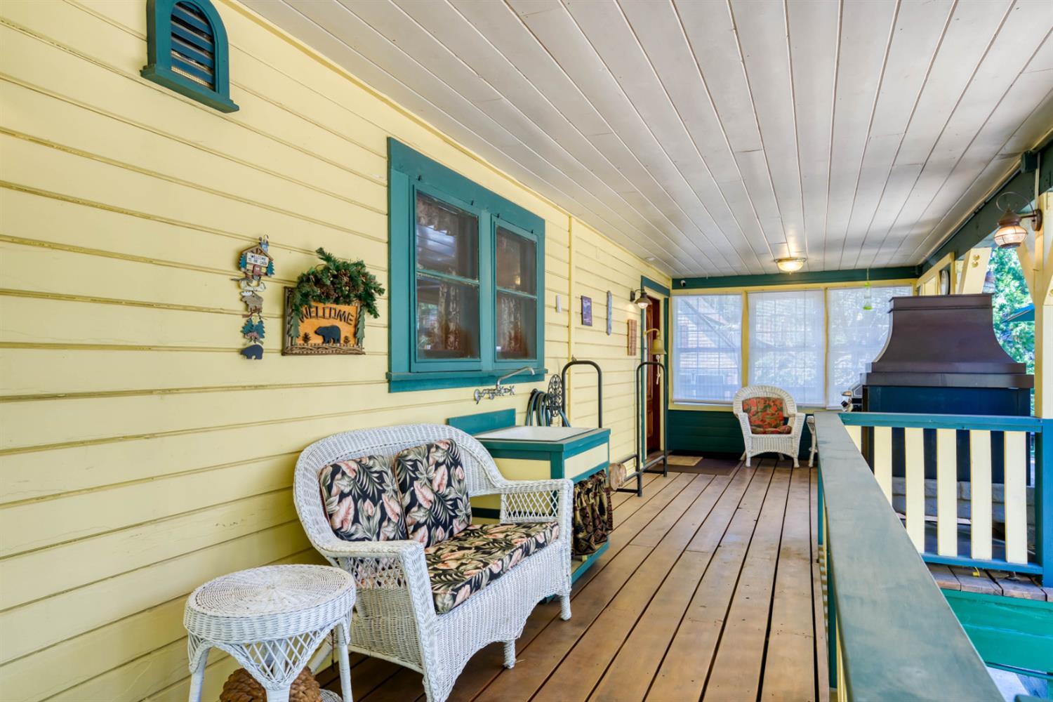 42025 Tollhouse Rd, Shaver Lake, CA 93664