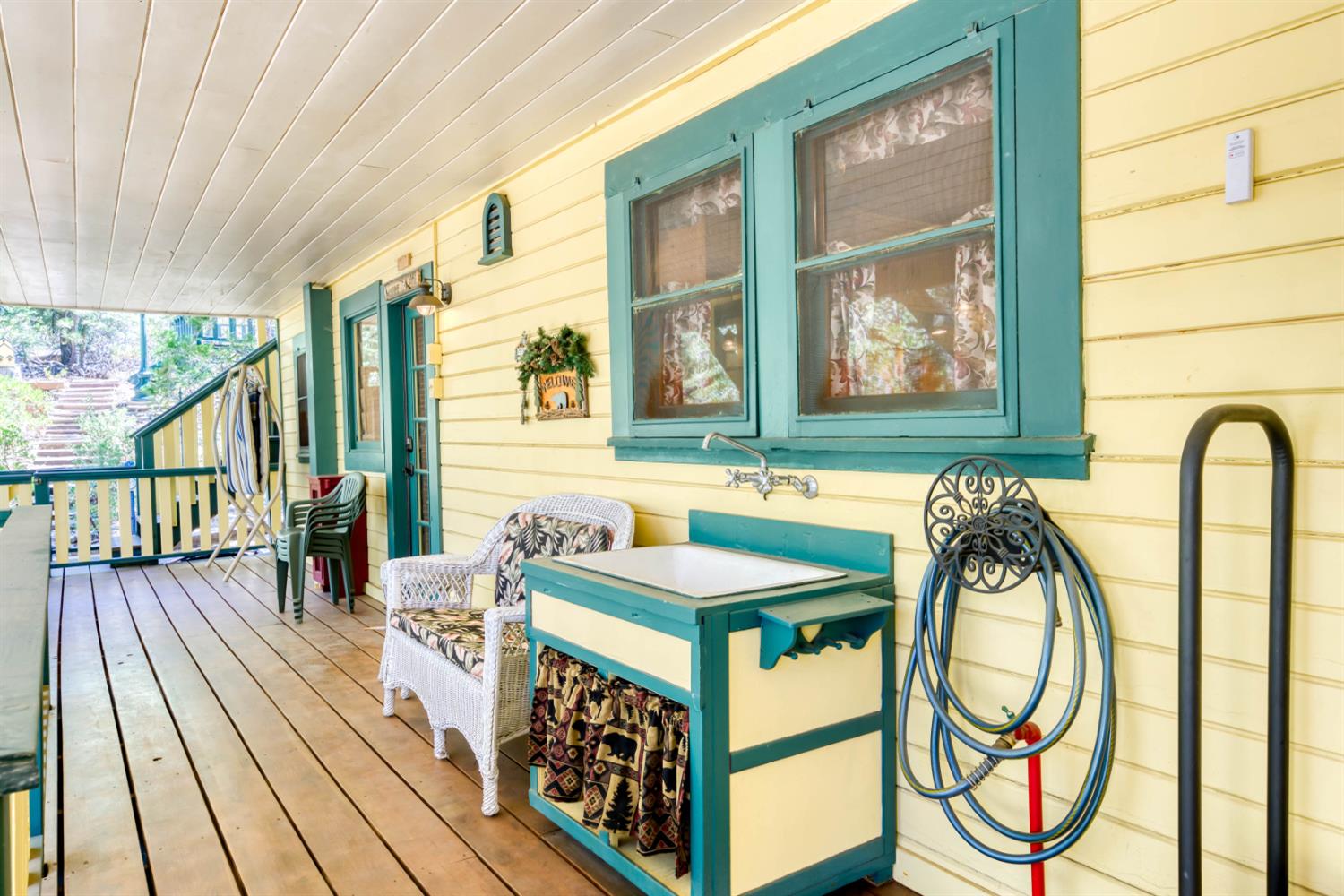 42025 Tollhouse Rd, Shaver Lake, CA 93664