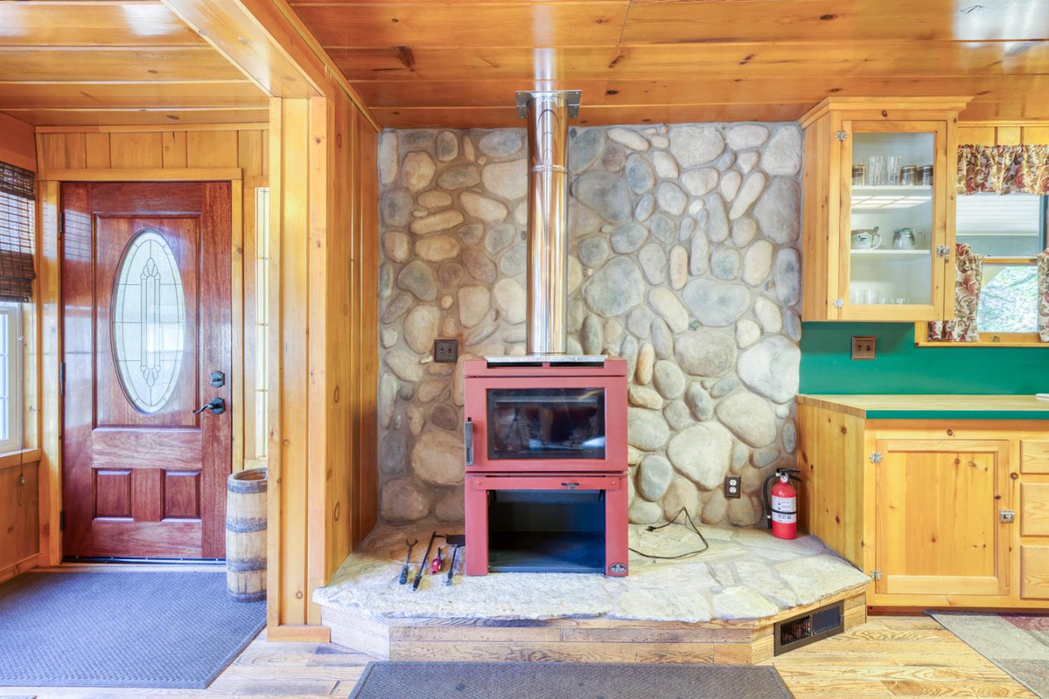 42025 Tollhouse Rd, Shaver Lake, CA 93664