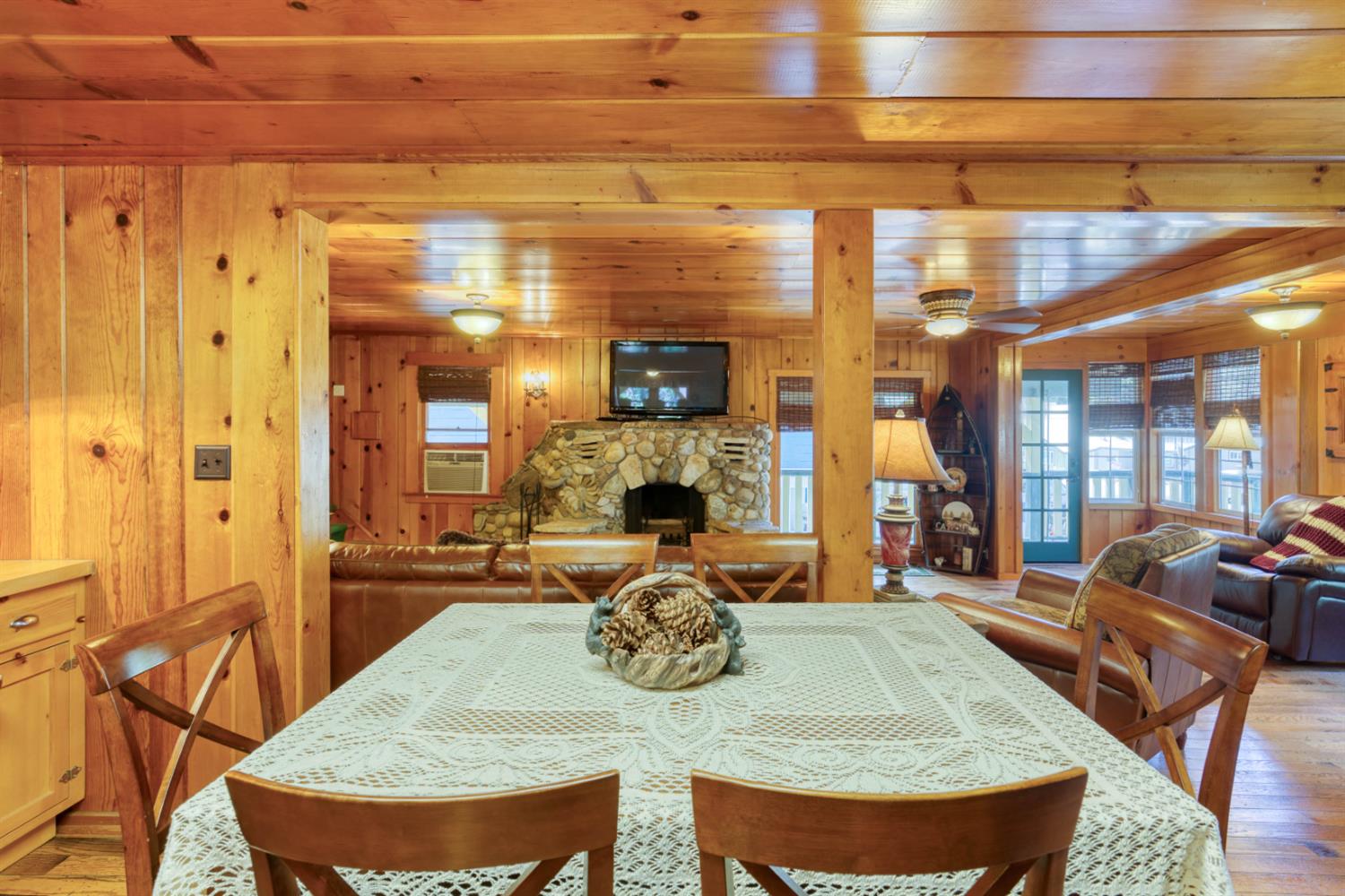 42025 Tollhouse Rd, Shaver Lake, CA 93664