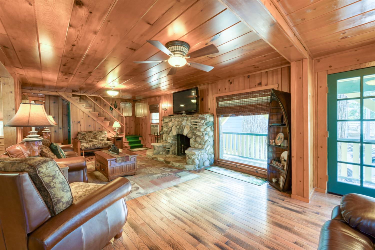 42025 Tollhouse Rd, Shaver Lake, CA 93664