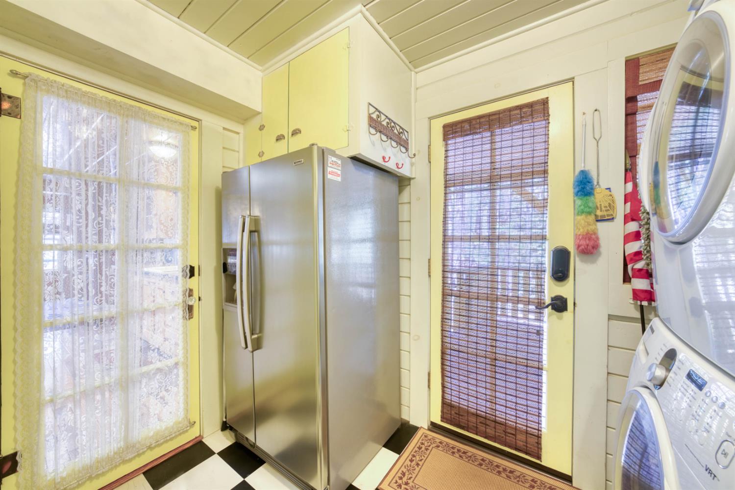 42025 Tollhouse Rd, Shaver Lake, CA 93664