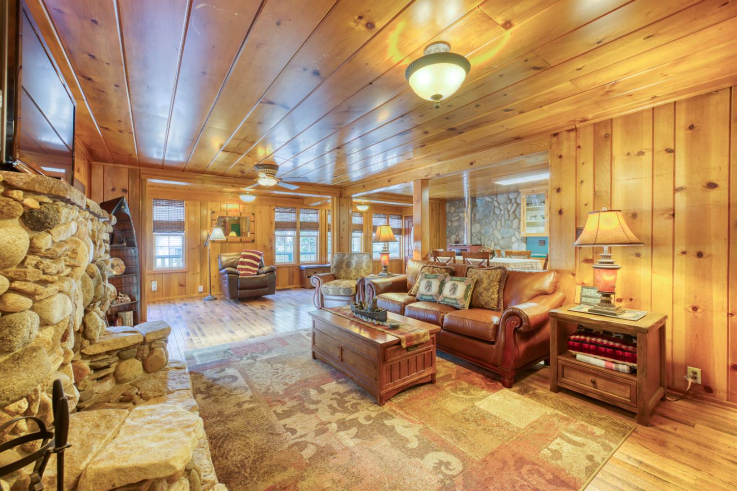 42025 Tollhouse Rd, Shaver Lake, CA 93664