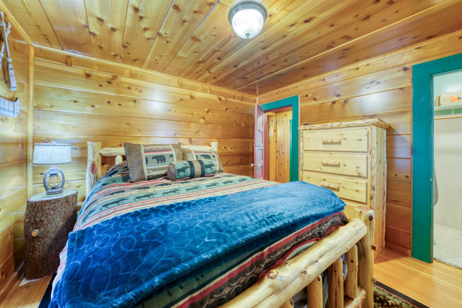 42025 Tollhouse Rd, Shaver Lake, CA 93664