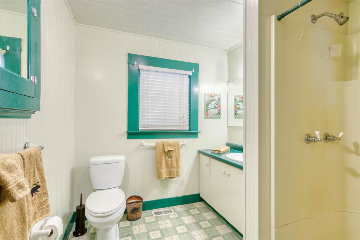 42025 Tollhouse Rd, Shaver Lake, CA 93664