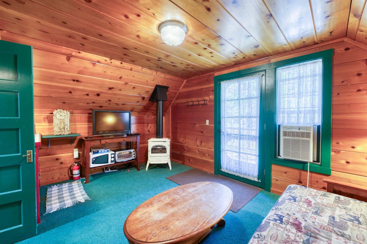 42025 Tollhouse Rd, Shaver Lake, CA 93664